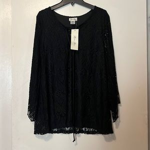 Beautiful Black lace top with see through sleeves🤩🤩🤩